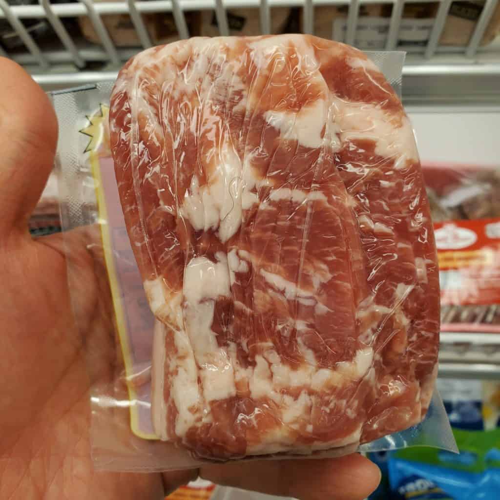 A picture of the back of the packaging of the Hormel Salt Pork